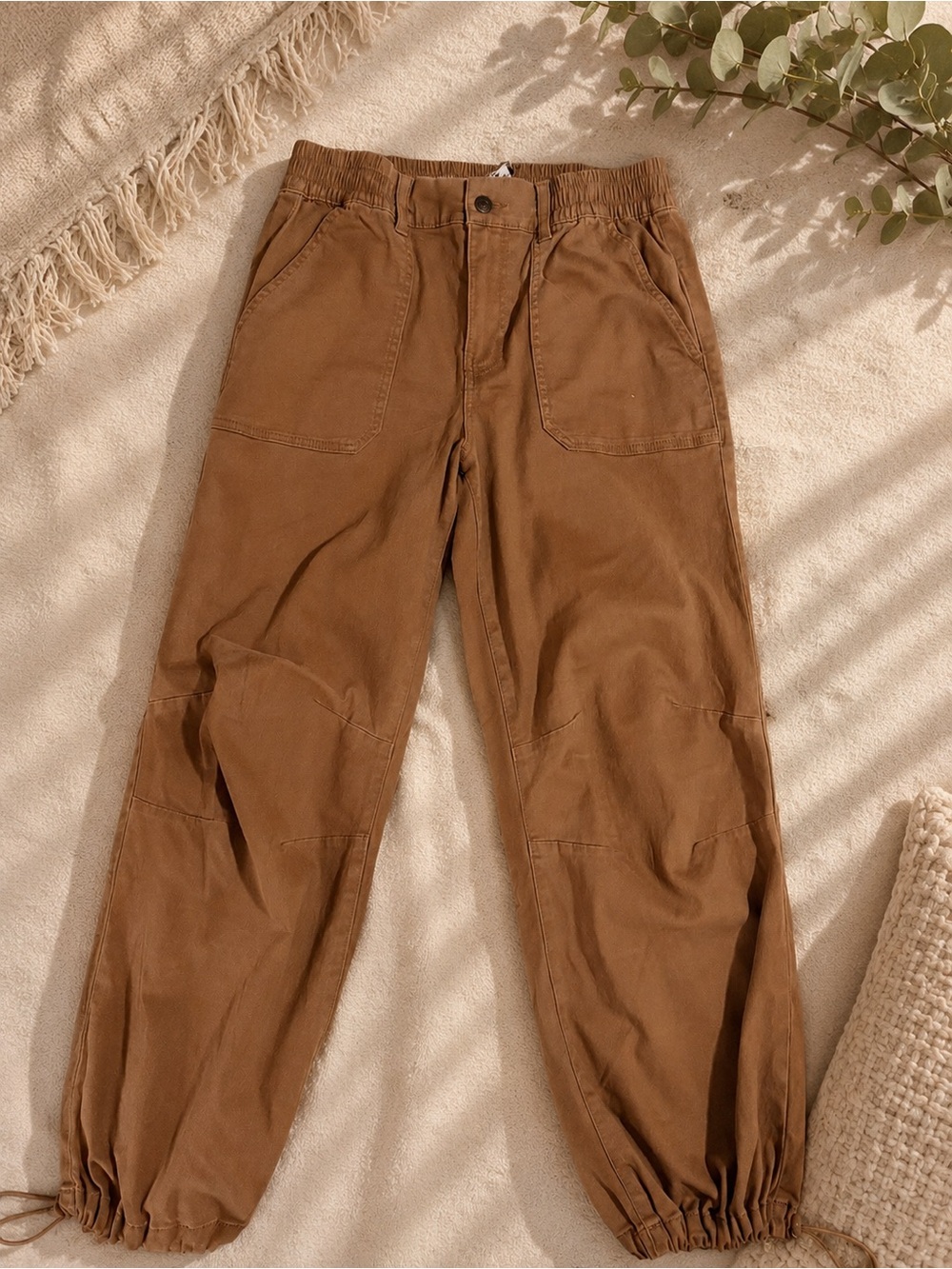 Women’s  Elastic-Waist Brown Cargo Pants - Picture 2 of 5